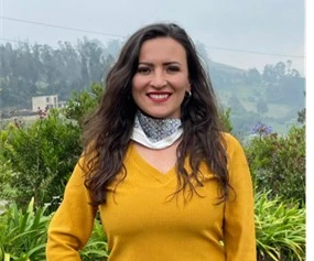 Angela Olaya - Directora Financiera